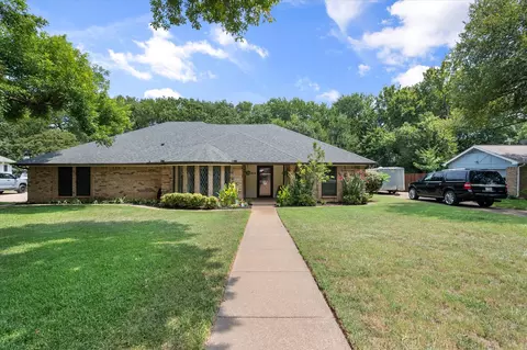 12014 Saddlehorn Ln, Mansfield, TX 76063