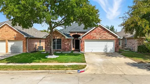 8012 Paloverde Dr, Fort Worth, TX 76137