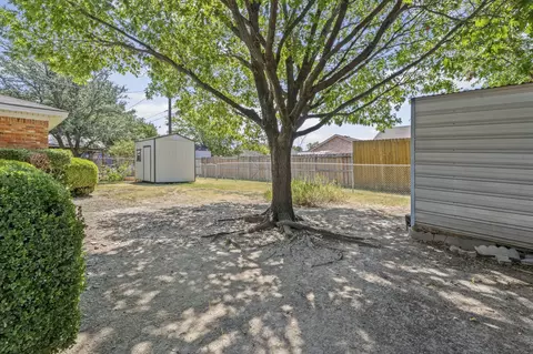 Exterior - 4518 Moler St, Dallas, TX 75211 photo 4 of 8