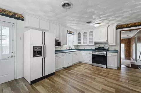 Kitchen - 4518 Moler St, Dallas, TX 75211 photo 1 of 2