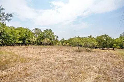 205 Pheasant Run, Sunset, TX 76270 photo 4