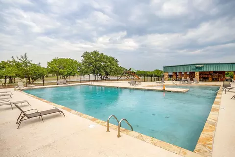 205 Pheasant Run, Sunset, TX 76270 photo 13