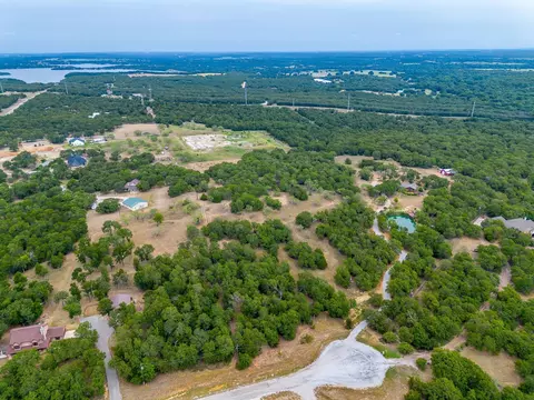 205 Pheasant Run, Sunset, TX 76270 photo 24