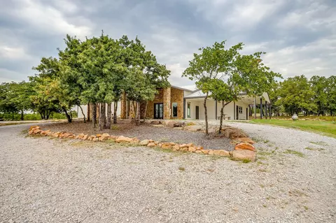 205 Pheasant Run, Sunset, TX 76270 photo 17