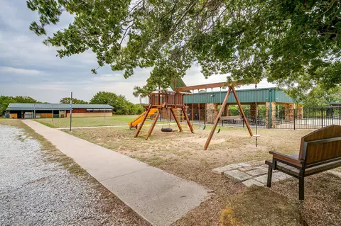205 Pheasant Run, Sunset, TX 76270 photo 14
