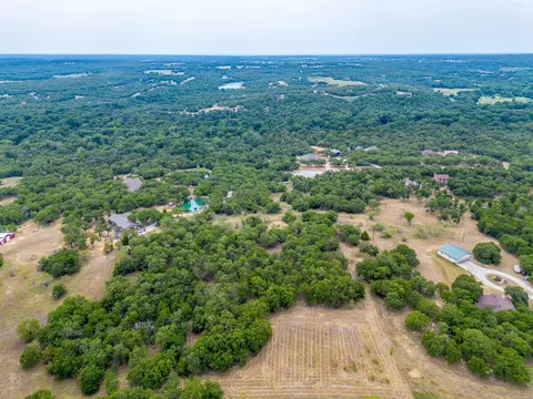 205 Pheasant Run, Sunset, TX 76270 photo 25