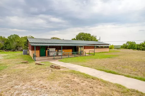 205 Pheasant Run, Sunset, TX 76270 photo 16