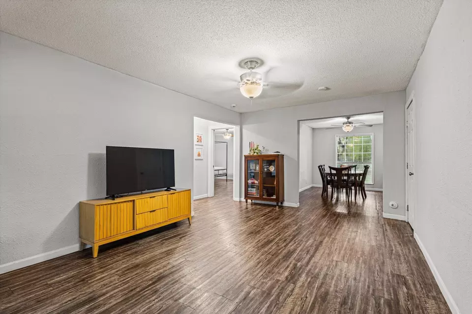 Living - 4018 Gordon St, Greenville, TX 75401 photo 2 of 3