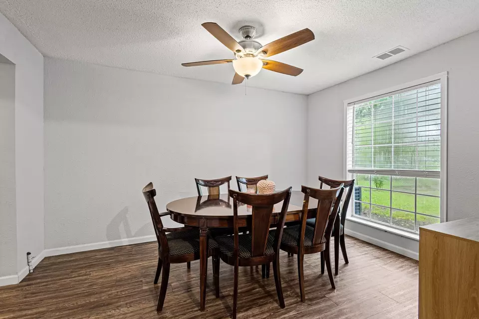Dining - 4018 Gordon St, Greenville, TX 75401 photo 2 of 3