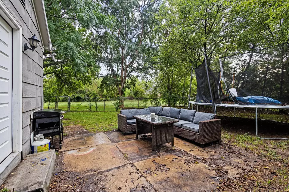 Exterior - 4018 Gordon St, Greenville, TX 75401 photo 6 of 8