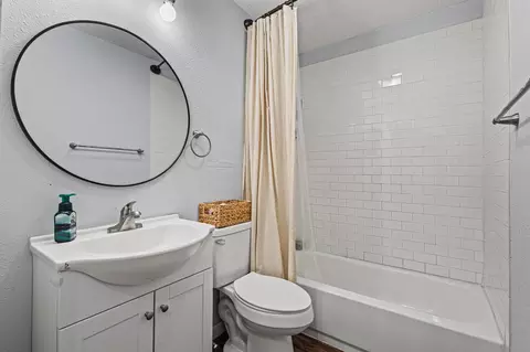 Bath - 4018 Gordon St, Greenville, TX 75401 photo 1 of 1