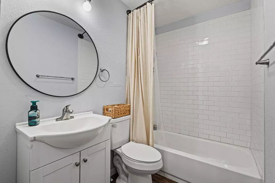 Bath - 4018 Gordon St, Greenville, TX 75401 photo 1 of 1