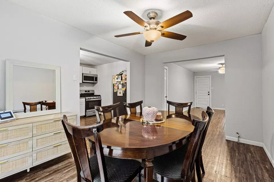 Dining - 4018 Gordon St, Greenville, TX 75401 photo 3 of 3