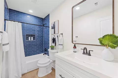 Bath - 3636 N 26th St, Waco, TX 76708 photo 4 of 4