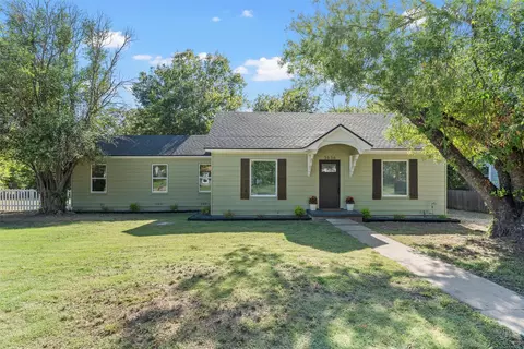 Exterior - 3636 N 26th St, Waco, TX 76708 photo 3 of 9