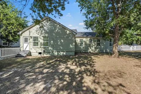 Exterior - 3636 N 26th St, Waco, TX 76708 photo 6 of 9