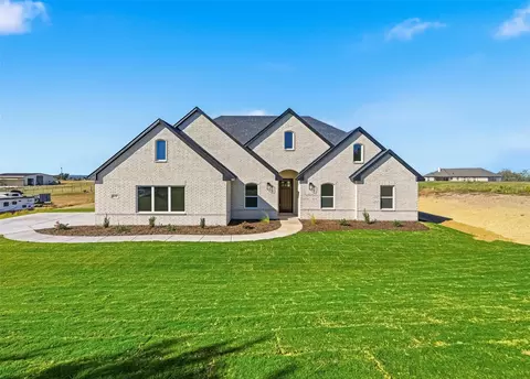 650 Sanger Dr, Springtown, TX 76082