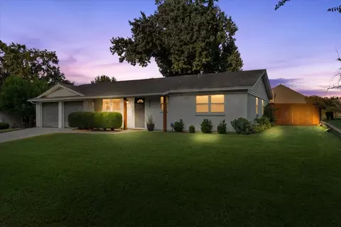 425 Glenhaven Dr, Azle, TX 76020