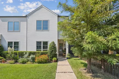 625 W 8th St, Dallas, TX 75208