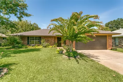 1831 Cimarron Trl, Grapevine, TX 76051