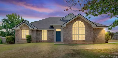 7713 Mary Ann Cir, Shreveport, LA 71107