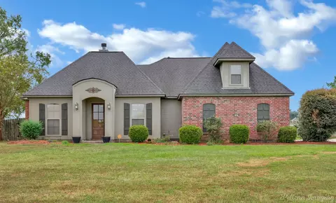 195 Leigh Ln, Stonewall, LA 71078