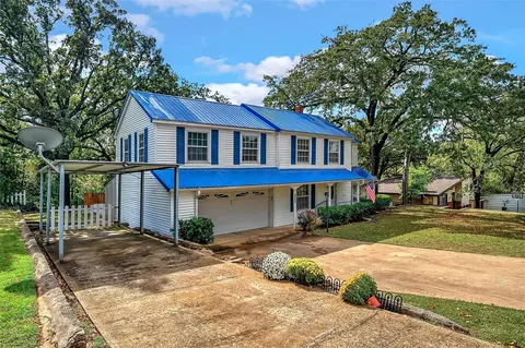 1208 W Hull St, Denison, TX 75020