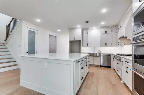 99 Kay Ln, Westworth Village, TX 76114