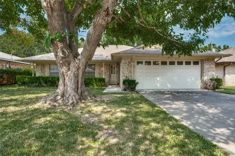 1213 Randy Dr, Irving, TX 75060