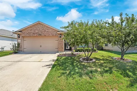 10009 Silent Hollow Dr, Fort Worth, TX 76140