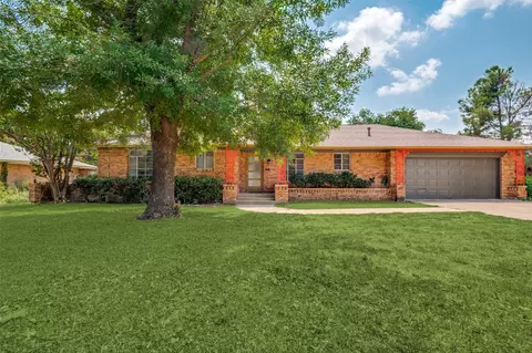 620 Woolsey Dr, Dallas, TX 75224