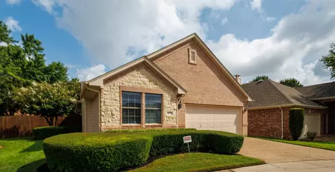 2676 Britany Cir, Bedford, TX 76022