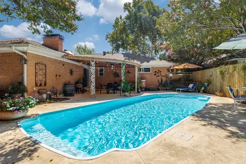 8493 Swift Ave, Dallas, TX 75228