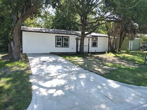 807 Skylark Dr, Arlington, TX 76010