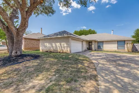 2600 Echo Point Dr, Fort Worth, TX 76123