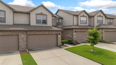 912 Englewood Ln, Plano, TX 75025