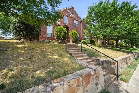 1302 Lakebreeze Dr, Garland, TX 75043
