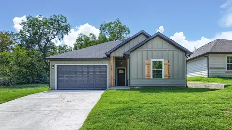 326 W Day St, Denison, TX 75020