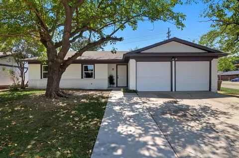 750 Dewberry Dr, Lewisville, TX 75067