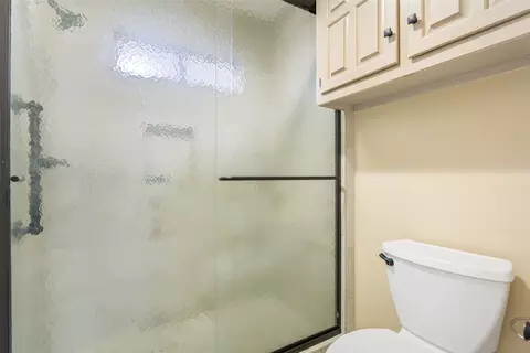 Bath - 3408 Stewart Cir, Waco, TX 76708 photo 5 of 6