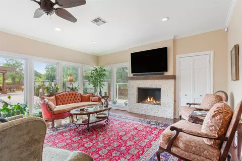 Living - 3408 Stewart Cir, Waco, TX 76708 photo 7 of 13