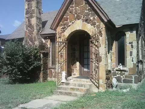 500 NW 15th St, Fort Worth, TX 76164