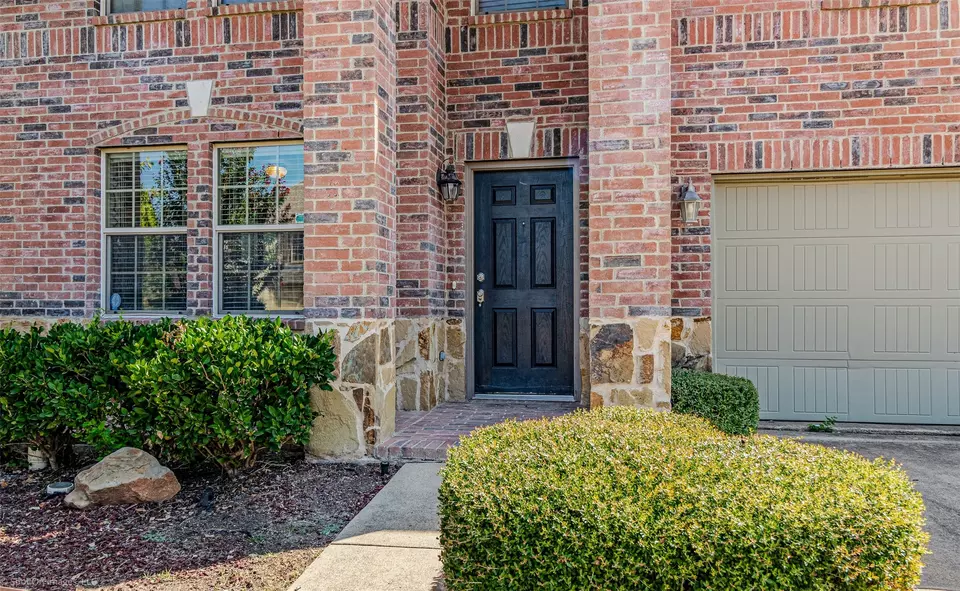 Exterior - 544 Laurel Ln, Rockwall, TX 75087 photo 3 of 4