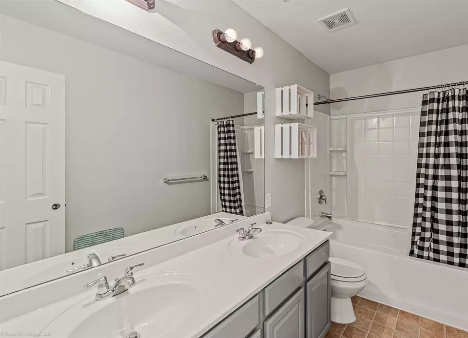 Bath - 544 Laurel Ln, Rockwall, TX 75087 photo 2 of 2