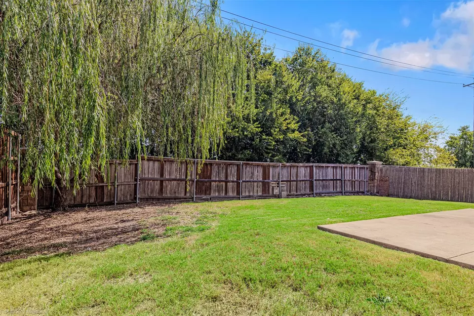 Exterior - 544 Laurel Ln, Rockwall, TX 75087 photo 4 of 4