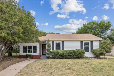 3805 Hollis St, Haltom City, TX 76111
