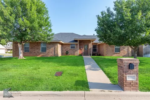 2102 Old Ironsides Rd, Abilene, TX 79601