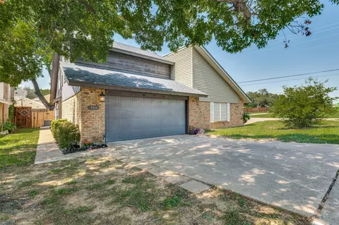 3011 Carolyn Ct, Bedford, TX 76021