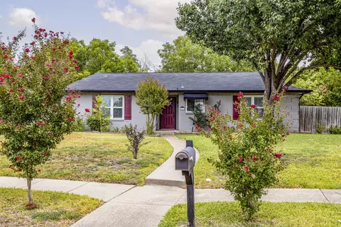 4613 Redwood Dr, Garland, TX 75043