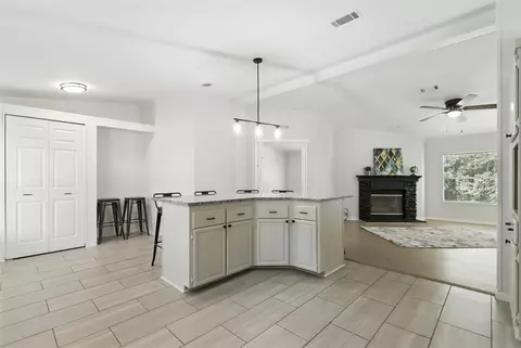 4301 Ruby Dr, Granbury, TX 76048 photo 9